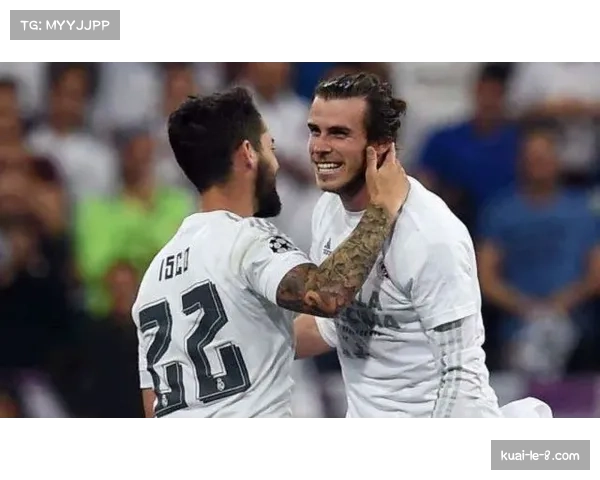 维尼修斯在周三训练中向队友致歉，阿隆索现场见证